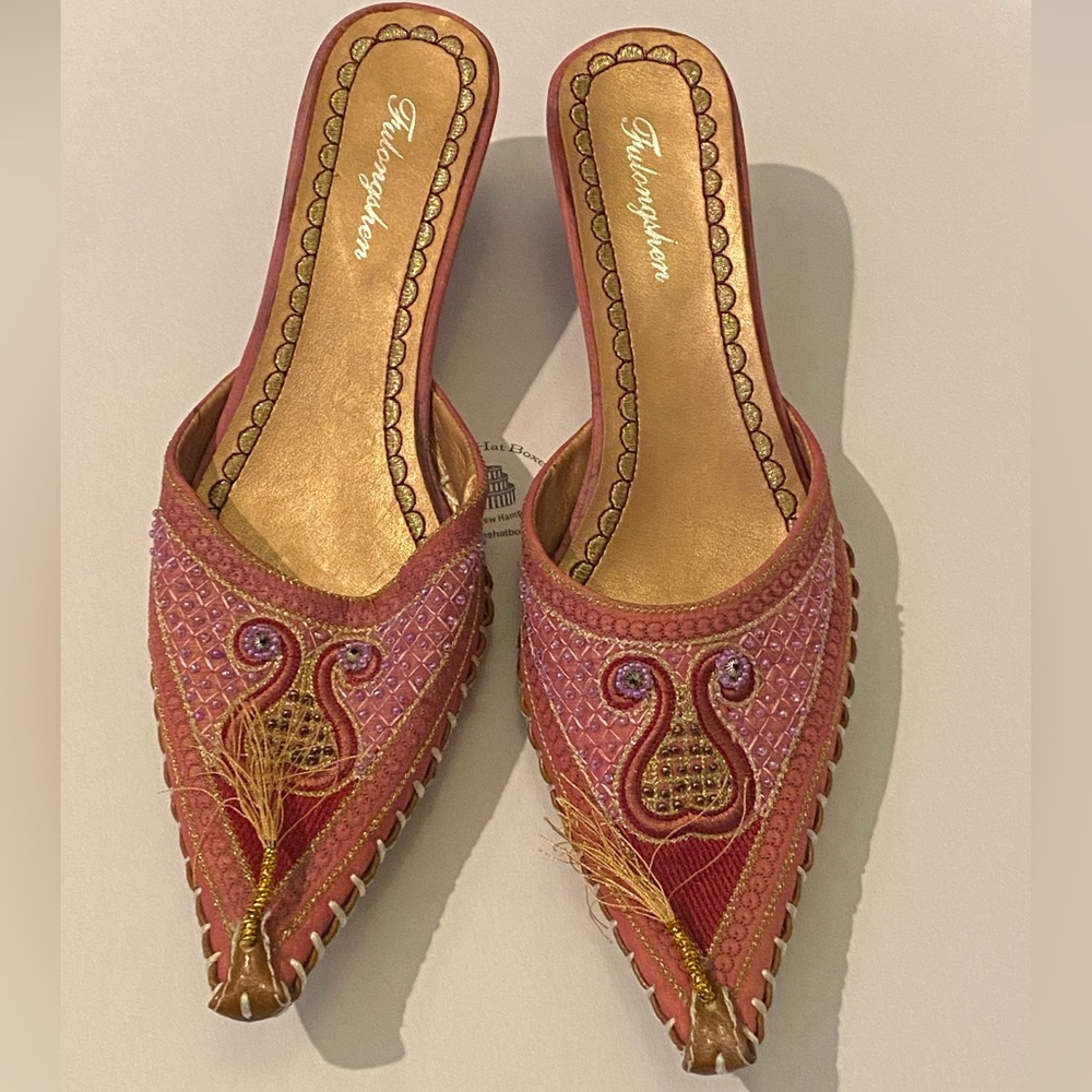 I Dream of Jeannie pink & purple beaded embroidered slide mules sz 8 kitten heel